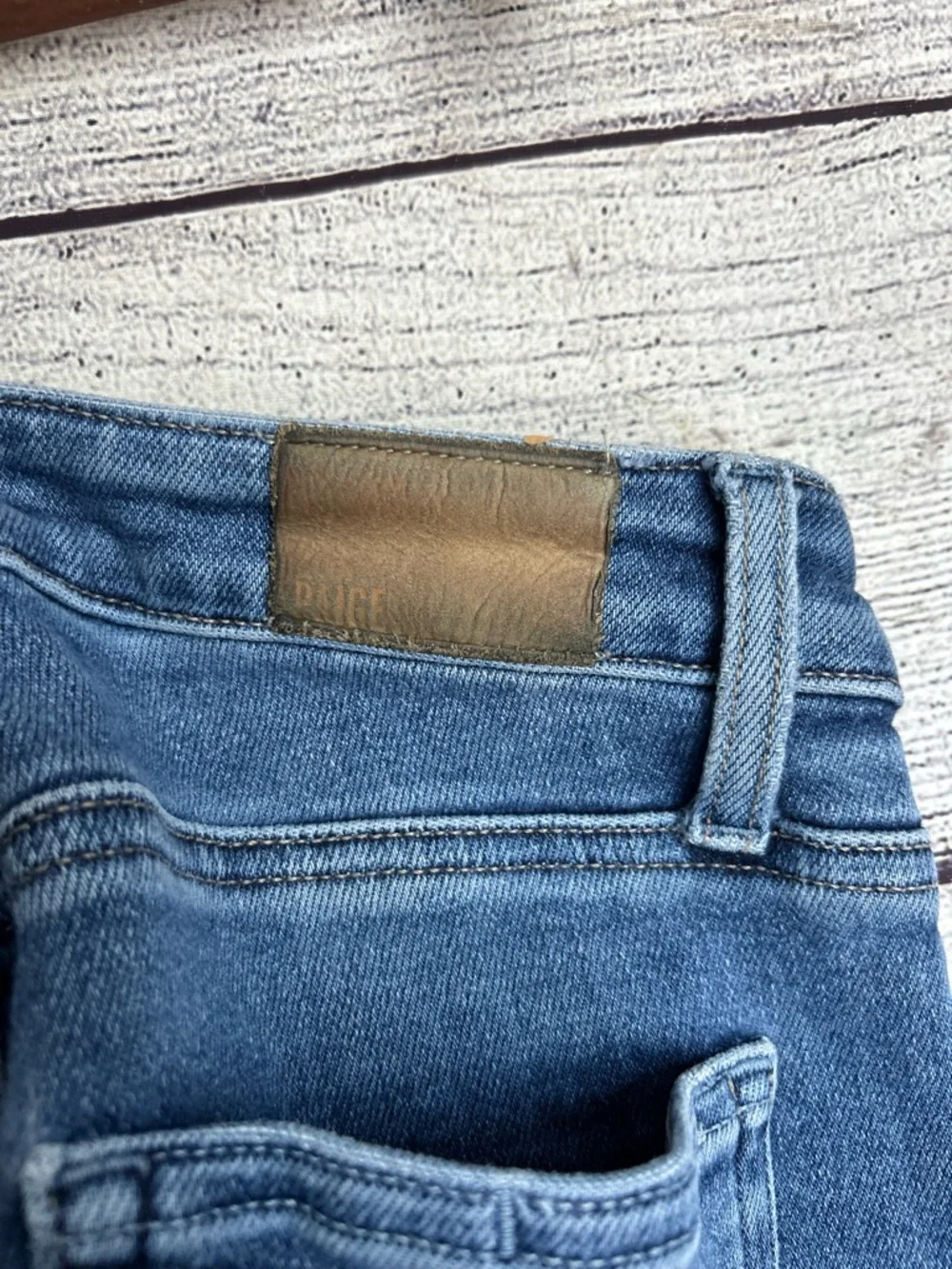 Paige Cindy straight leg jeans raw hem size 26
